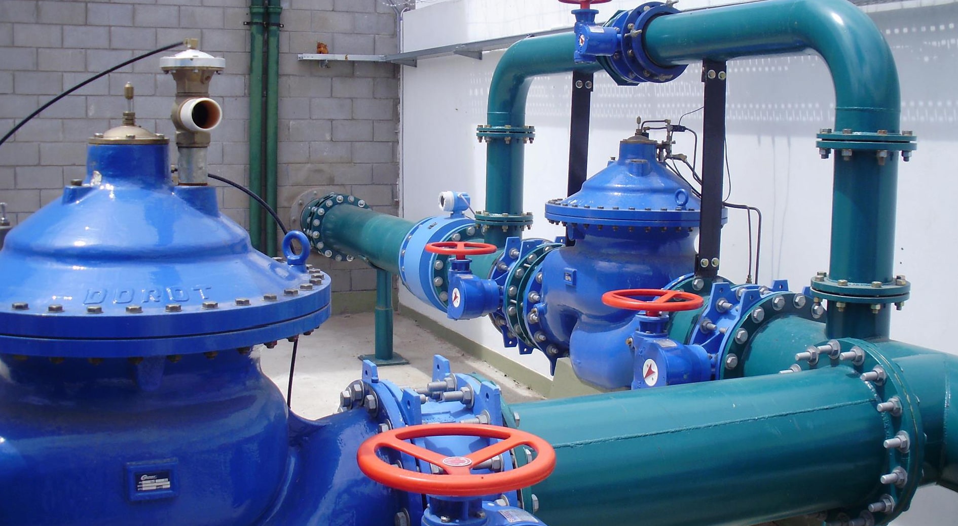 Hydronic components and valves